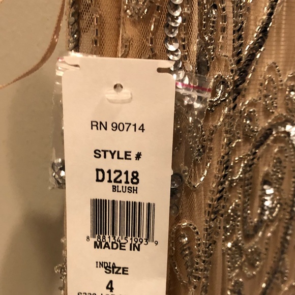 Fun short dress!! - Picture 3 of 4